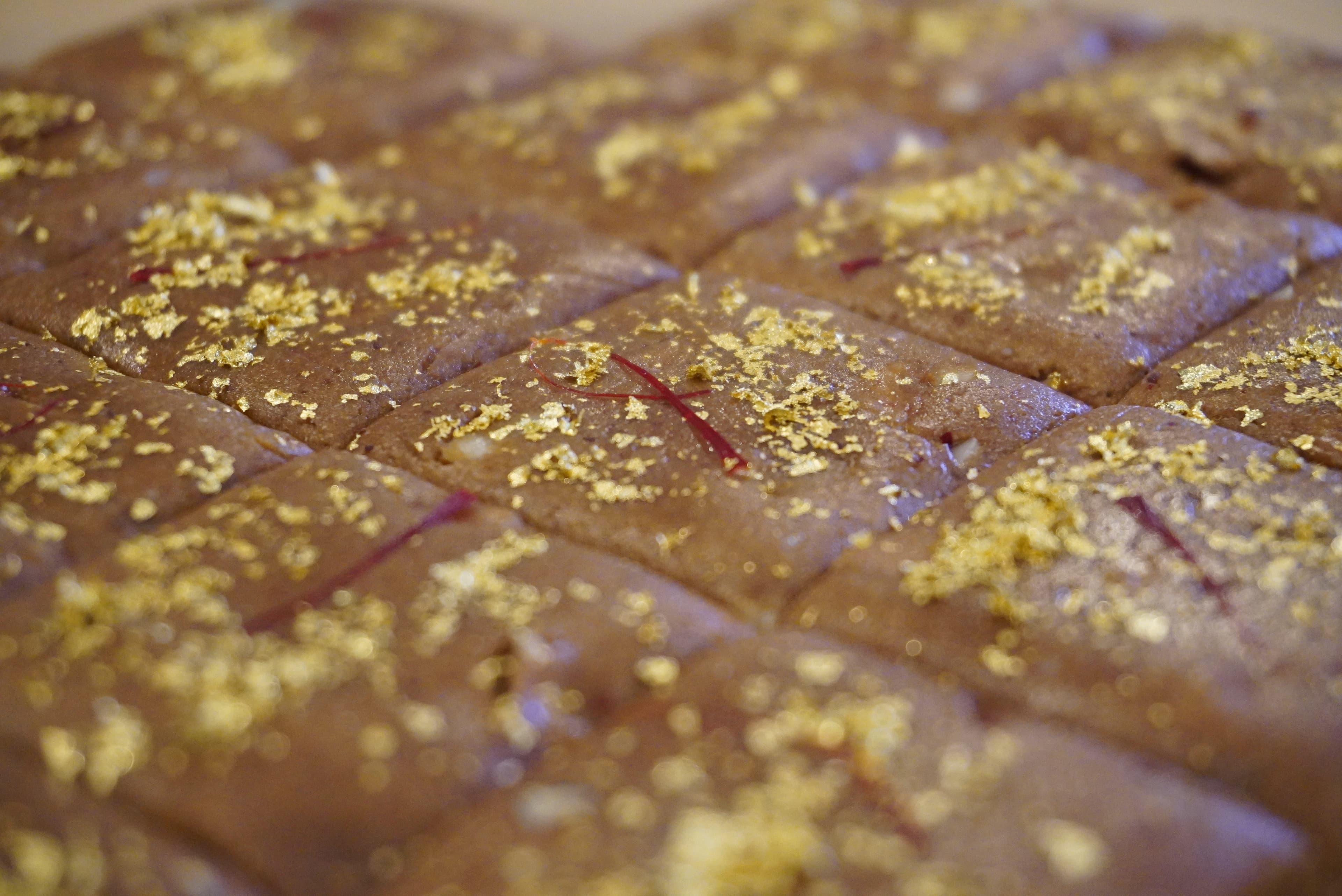 Barres au safran et feuilles d'or 24K