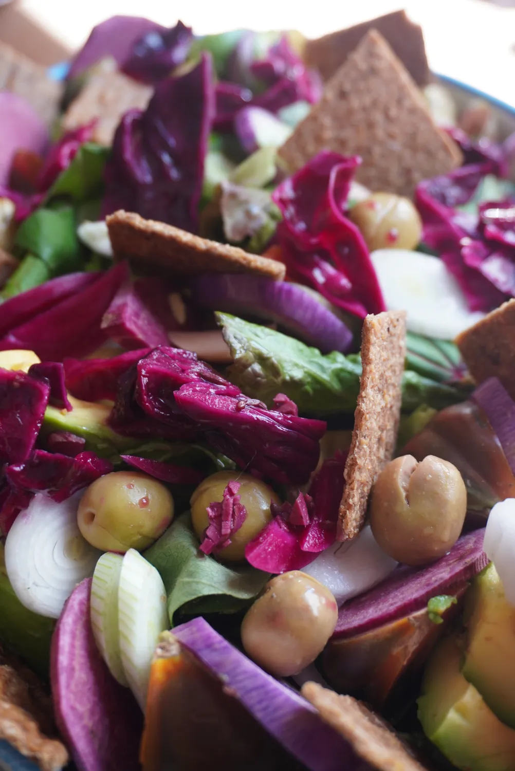 Crunchy red cabbage salad
