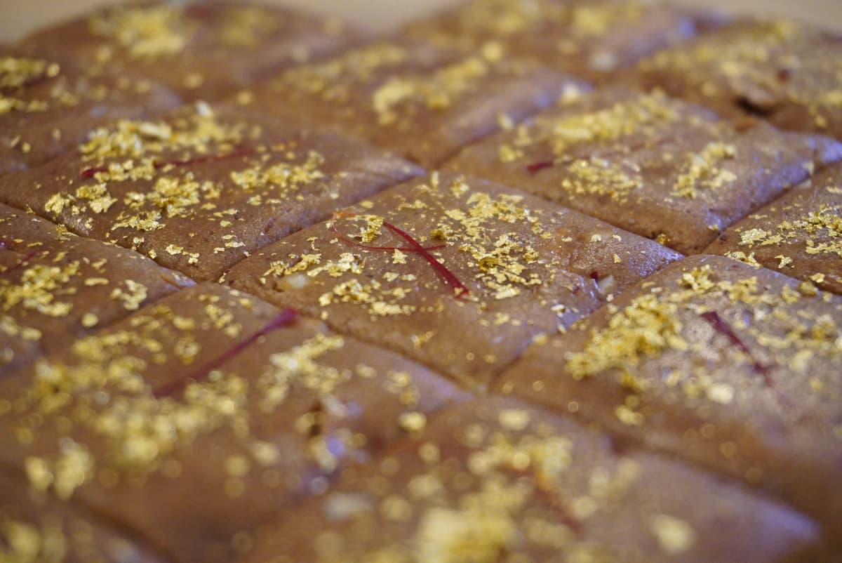 Barres suprêmes saupoudrées d'or